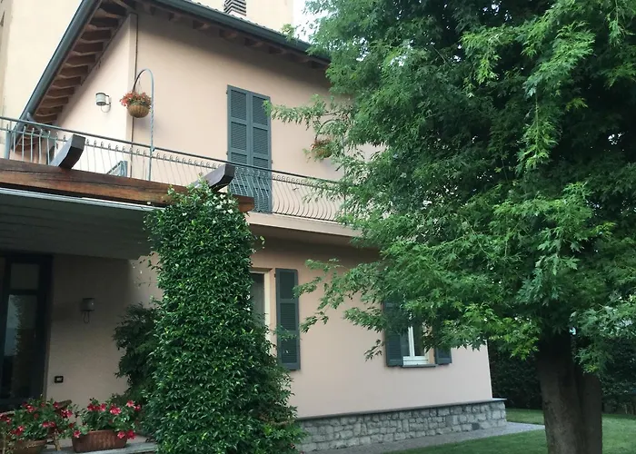 Frühstückspension Pescarenico 3*