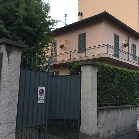 Oda ve Kahvaltı Pescarenico 3*